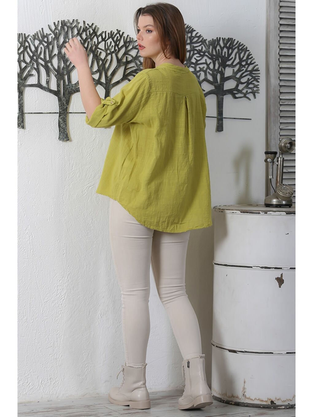 Sarı İtalyan Hardal Rengi Hakim Yaka Düğmeli 3/4 Kol Cepli Casual Arkası Uzun Dokuma Bluz 70 63-7