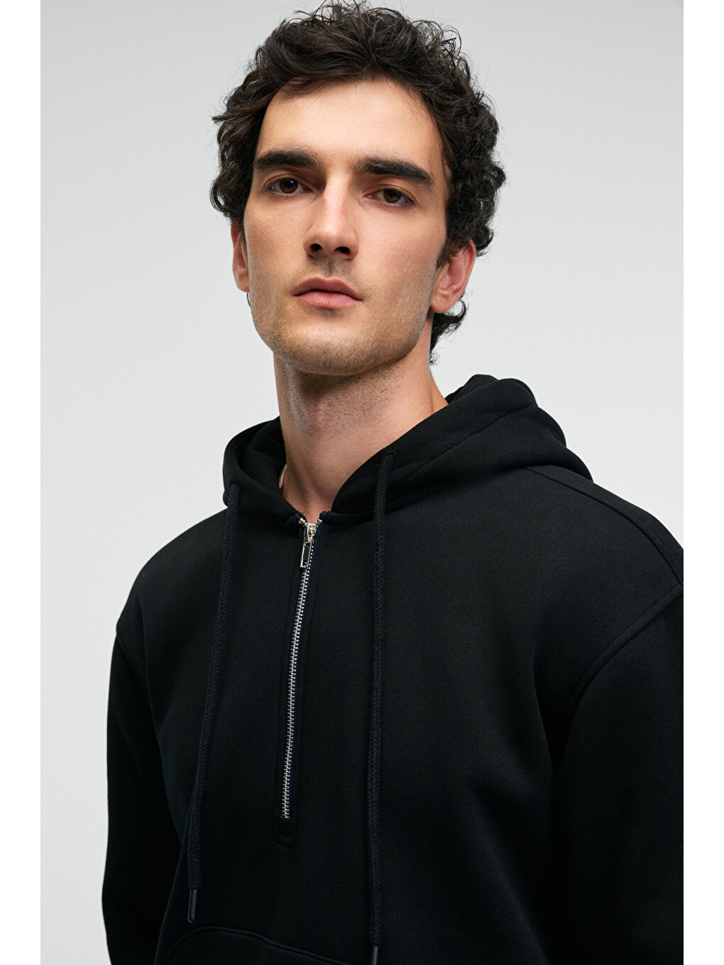 Justus Erkek Kapüşonlu Kanguru Cepli Fermuar Yakalı Siyah Sweatshirt-3