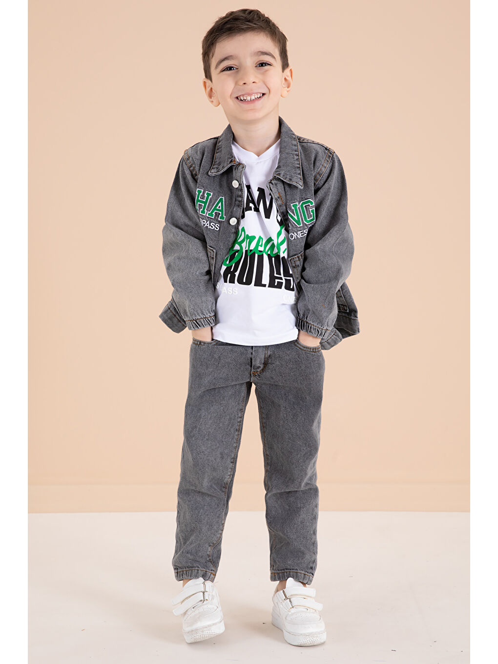 Gri Füme Yazı Nakışlı Ceketli 3lü Erkek Çocuk Jean Takım 20003-1