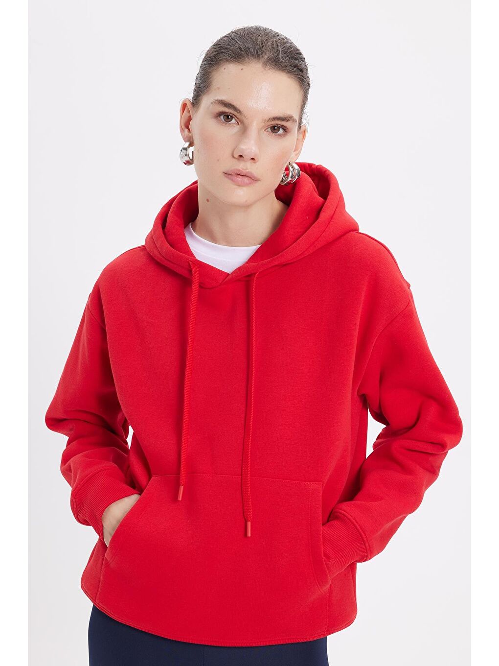 Kadın Oversize Geniş Kesim Pamuklu Yumuşak Dokulu İçi Polarlı Basic Kırmızı Kapüşonlu Sweatshirt