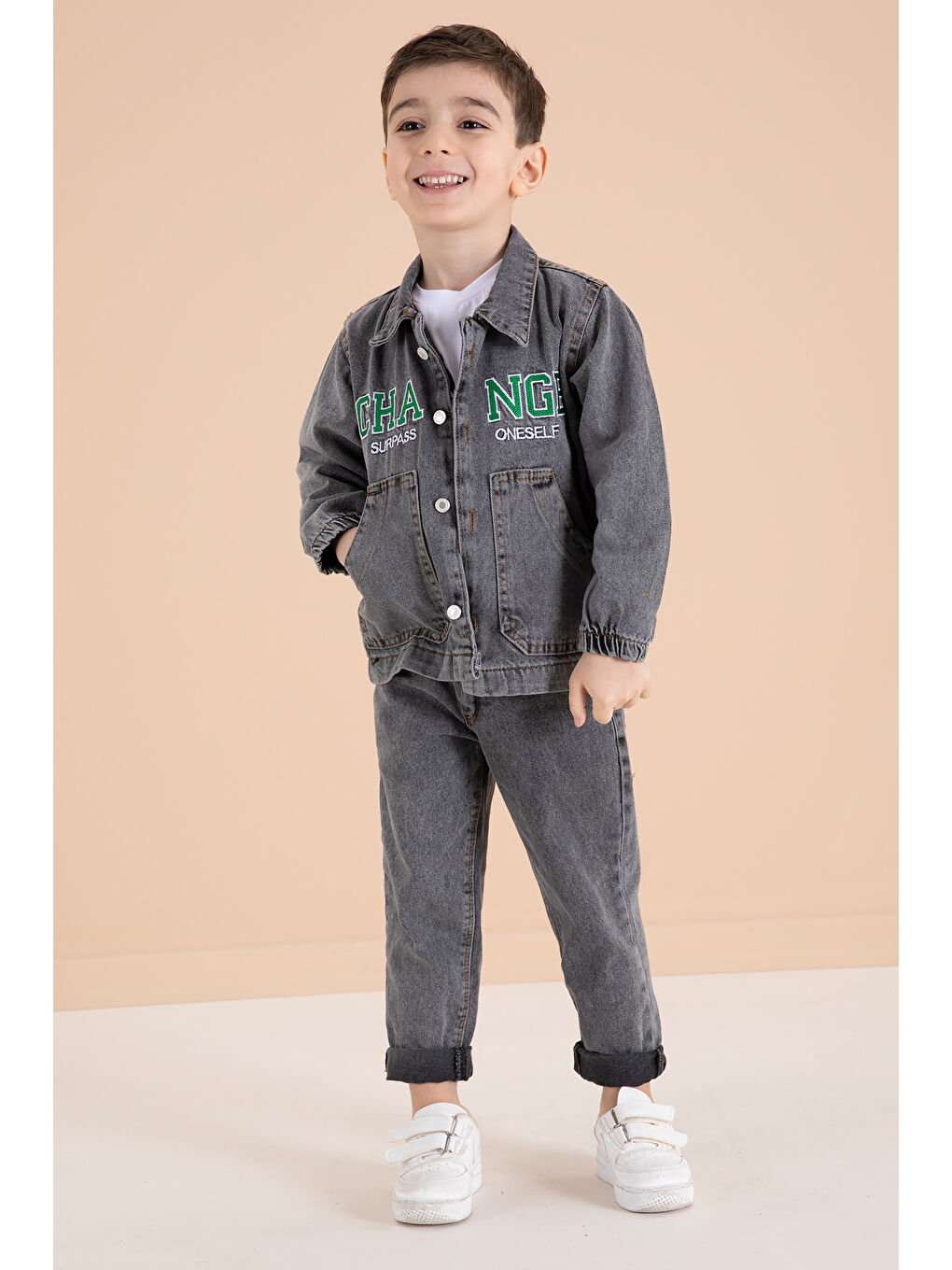 Gri Füme Yazı Nakışlı Ceketli 3lü Erkek Çocuk Jean Takım 20003-3