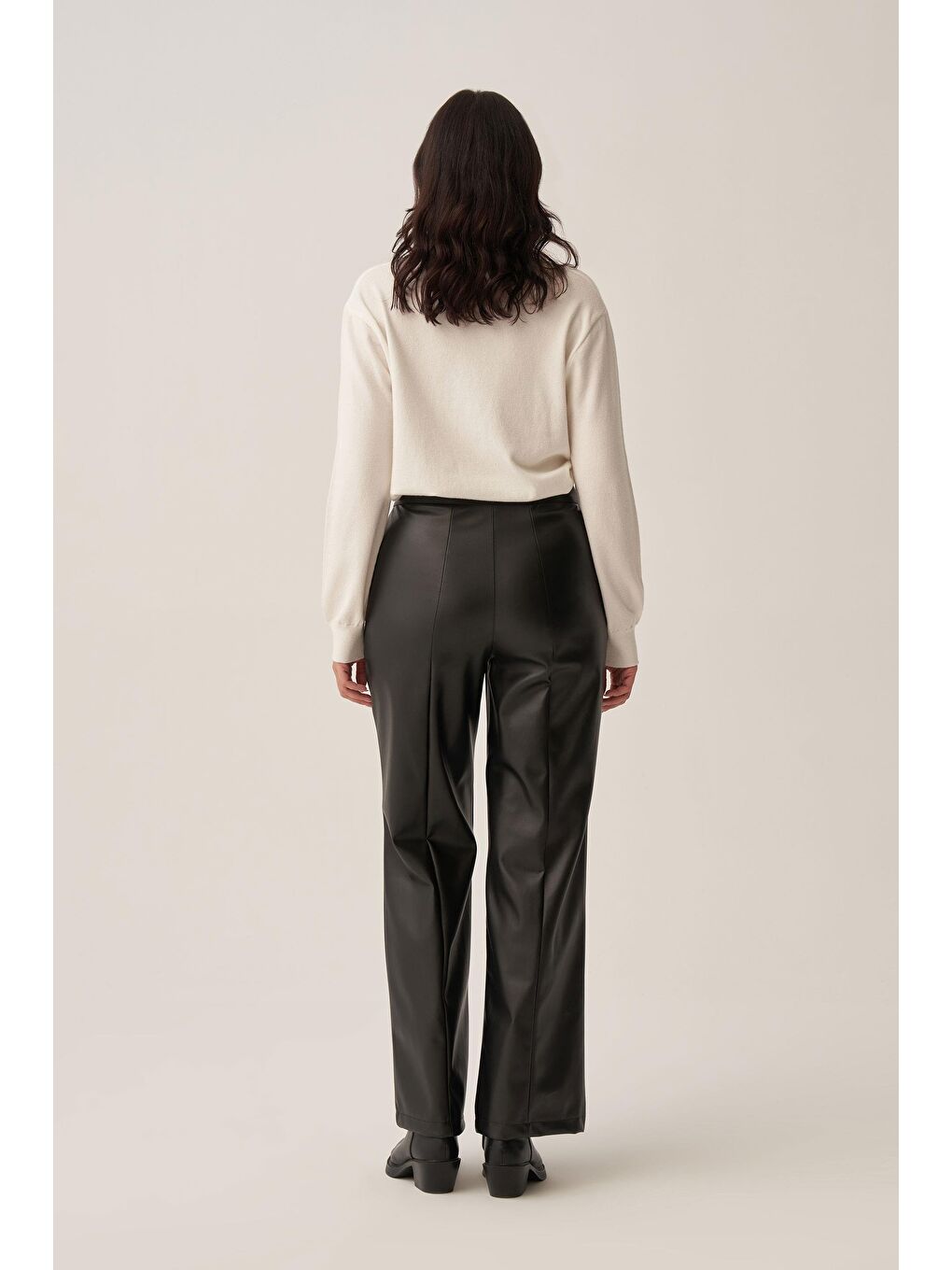 Siyah-Gold Düğmeli Süet Deri Pantolon-2