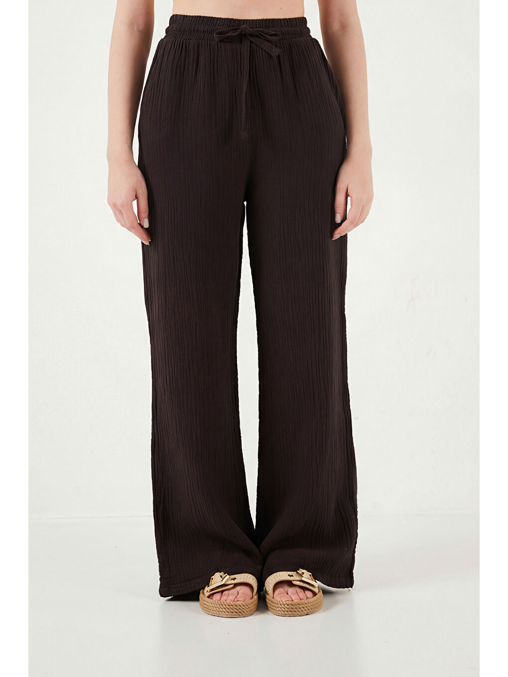 Kahverengi Pamuklu Comfort Fit Yüksek Bel Geniş Paça Kadın Pantolon 668YP5540-5