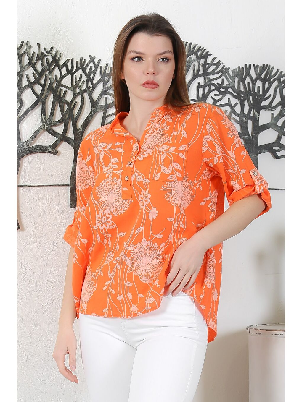 İtalyan Turuncu Hakim Yaka Düğmeli 3/4 Kol Çiçekli Cepli Casual Arkası Uzun Dokuma Bluz 65 63