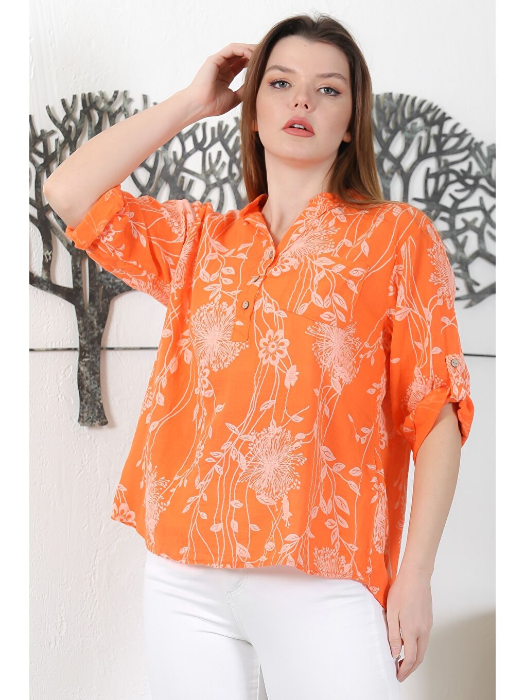 İtalyan Turuncu Hakim Yaka Düğmeli 3/4 Kol Çiçekli Cepli Casual Arkası Uzun Dokuma Bluz 65 63-1