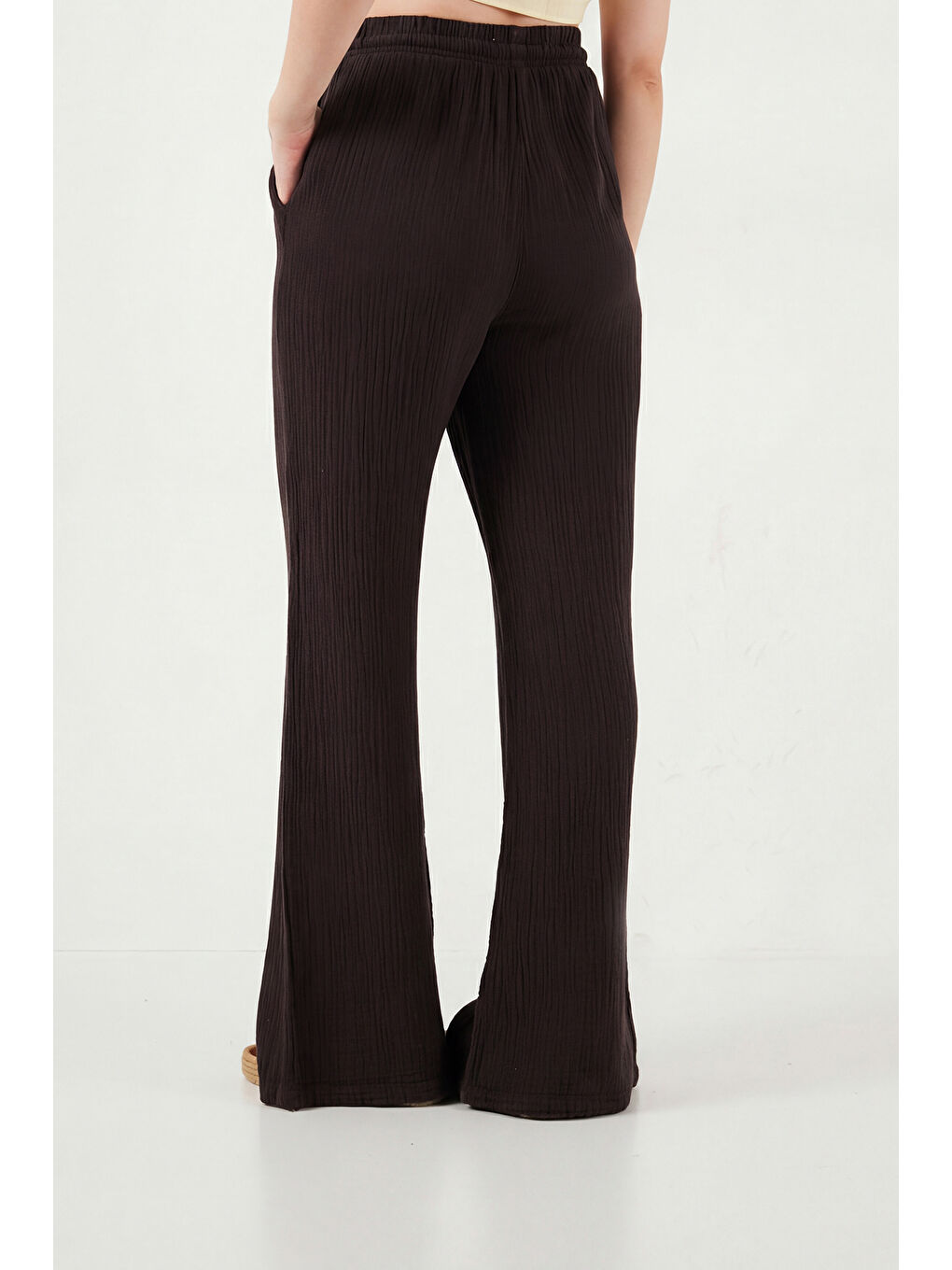 Kahverengi Pamuklu Comfort Fit Yüksek Bel Geniş Paça Kadın Pantolon 668YP5540-6