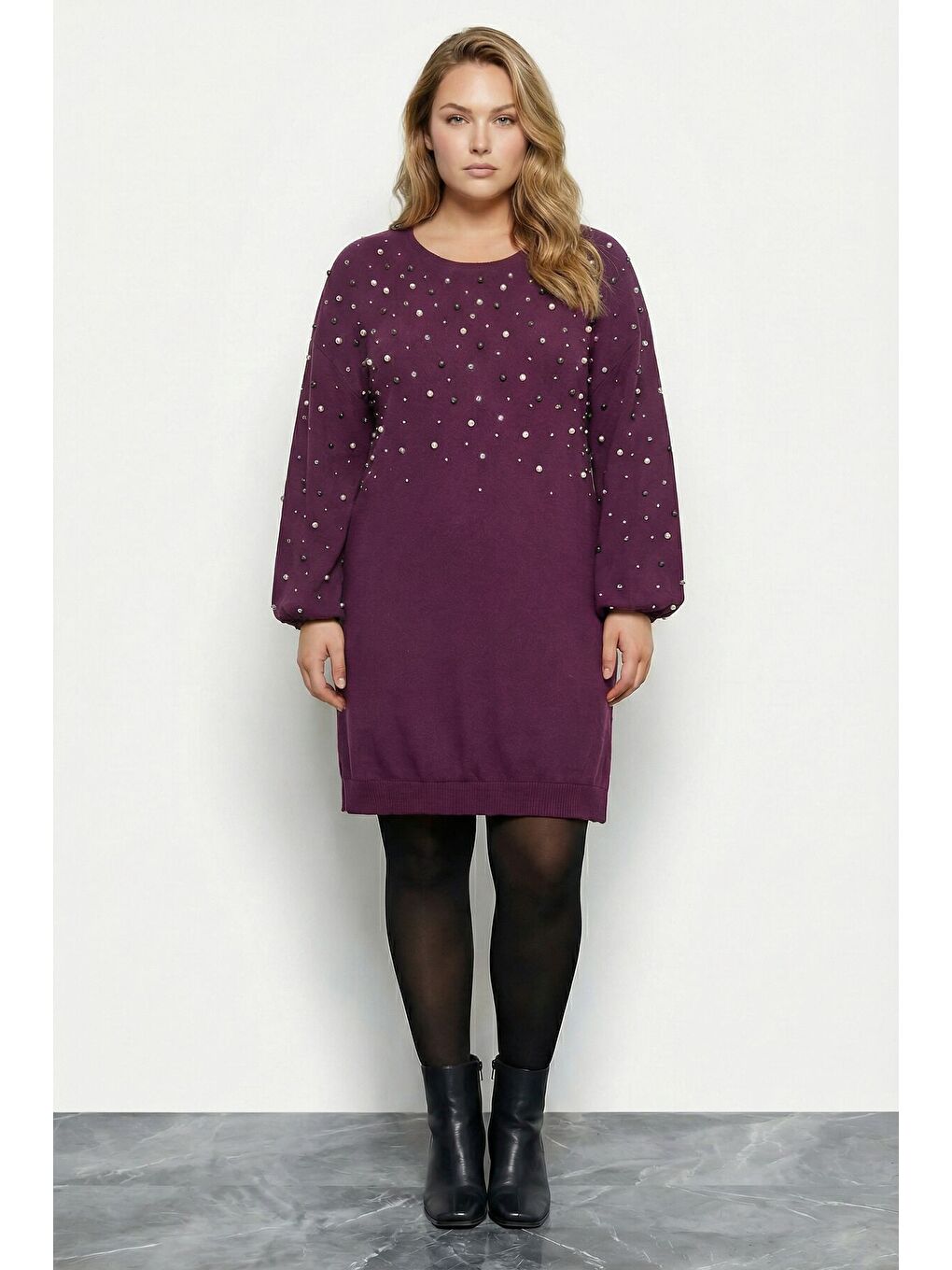 Büyük Beden İnci ve Taş Nakışlı Yumuşak Dokulu Mor Elbise 616396-3