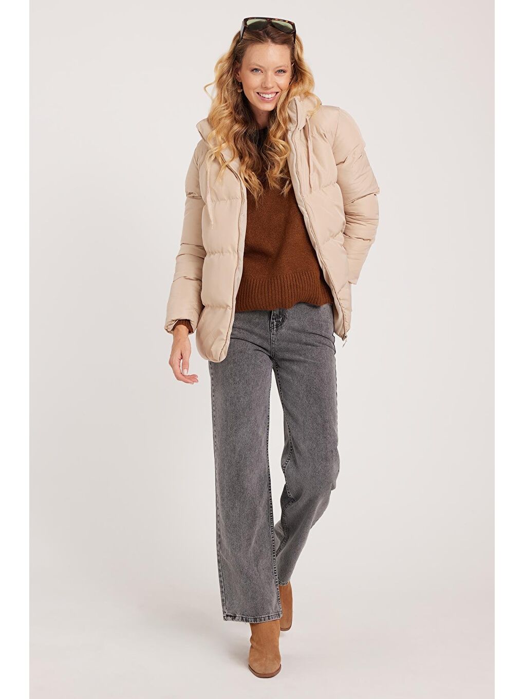 Kahverengi Kadın Relax Fit Rahat Kesim Su Geçirmez Kapüşonlu Camel Mont-3