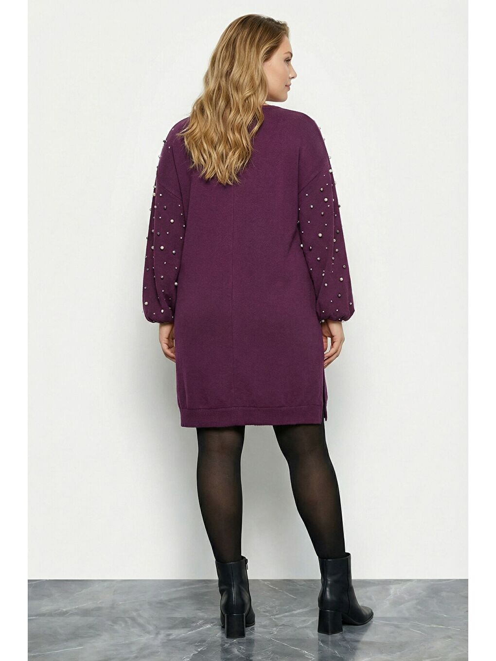Büyük Beden İnci ve Taş Nakışlı Yumuşak Dokulu Mor Elbise 616396-4