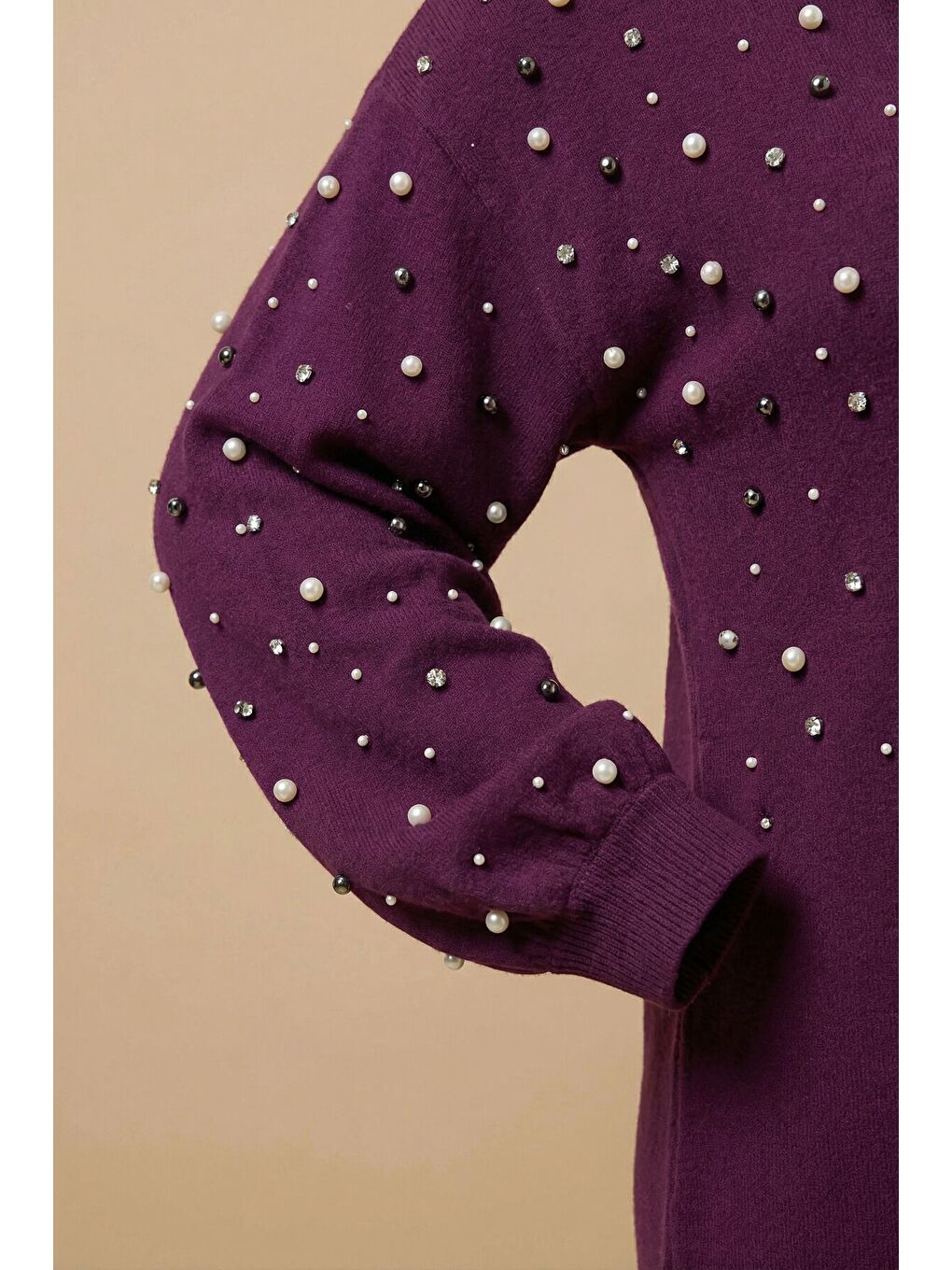 Büyük Beden İnci ve Taş Nakışlı Yumuşak Dokulu Mor Elbise 616396-7