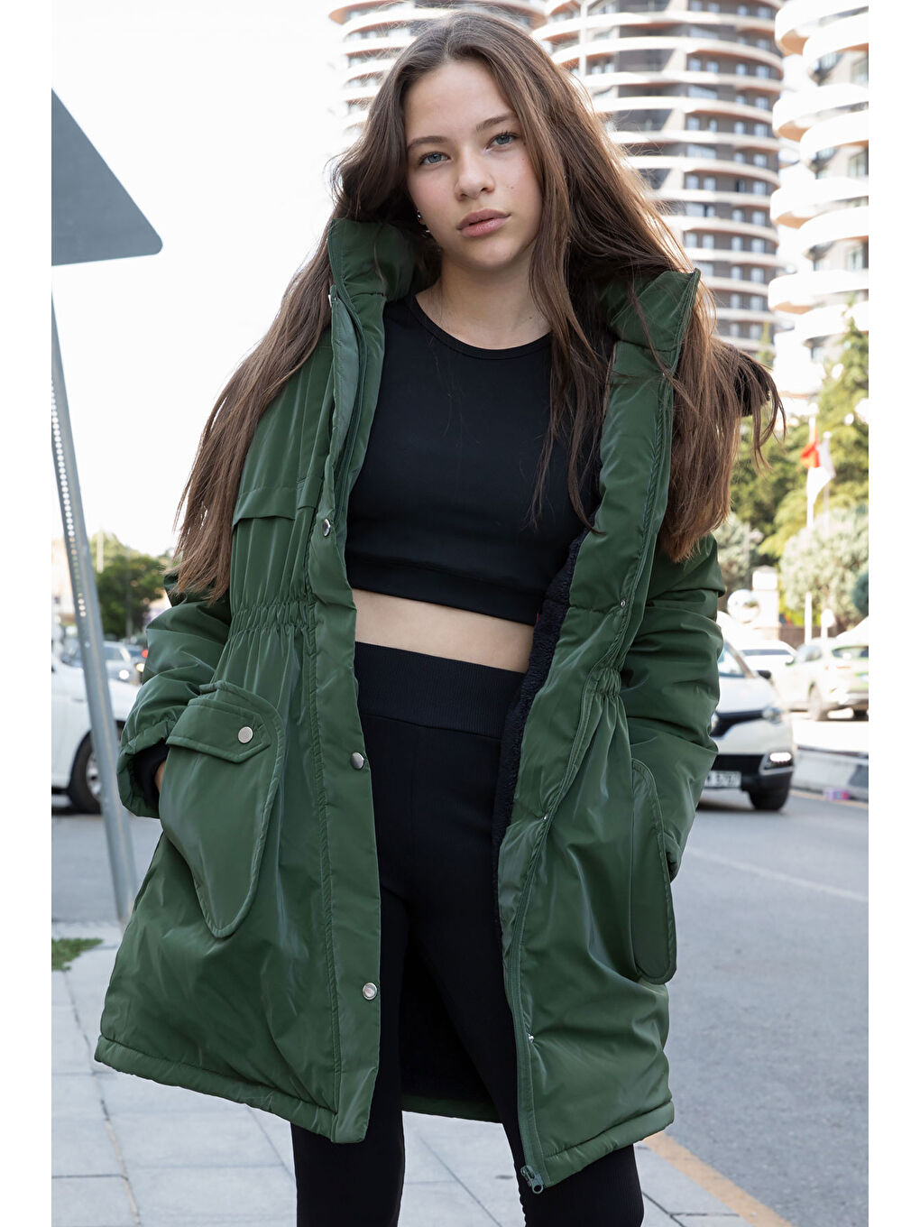 Haki Cep Detaylı İçi Kürklü Çıkarılabilir Kapüşonlu Kız Çocuk Şişme Mont 21335-4