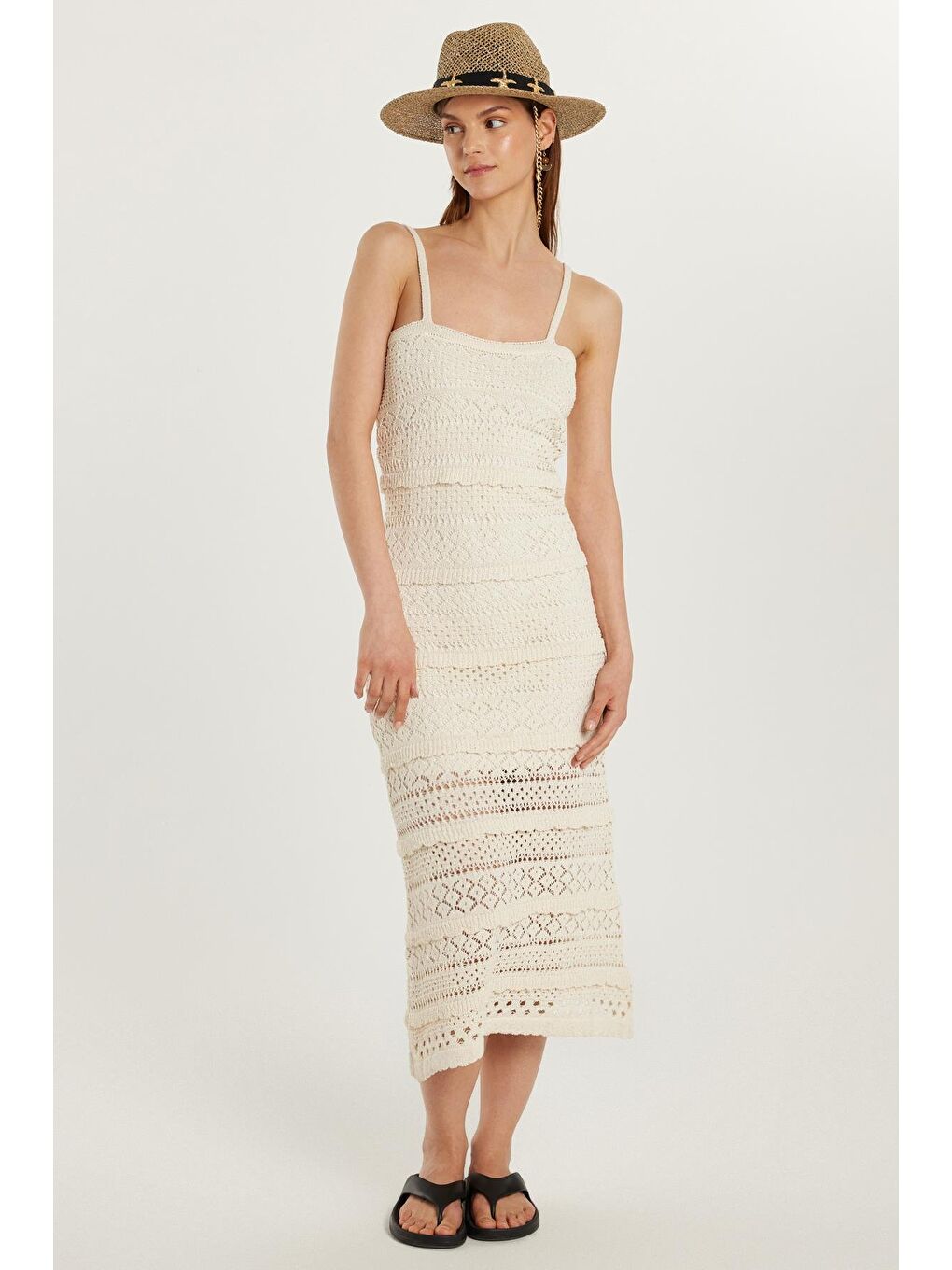 Ekru Kadın Standart Fit Fırfırlı Örme Desenli Askılı Yaka Bej Elbise