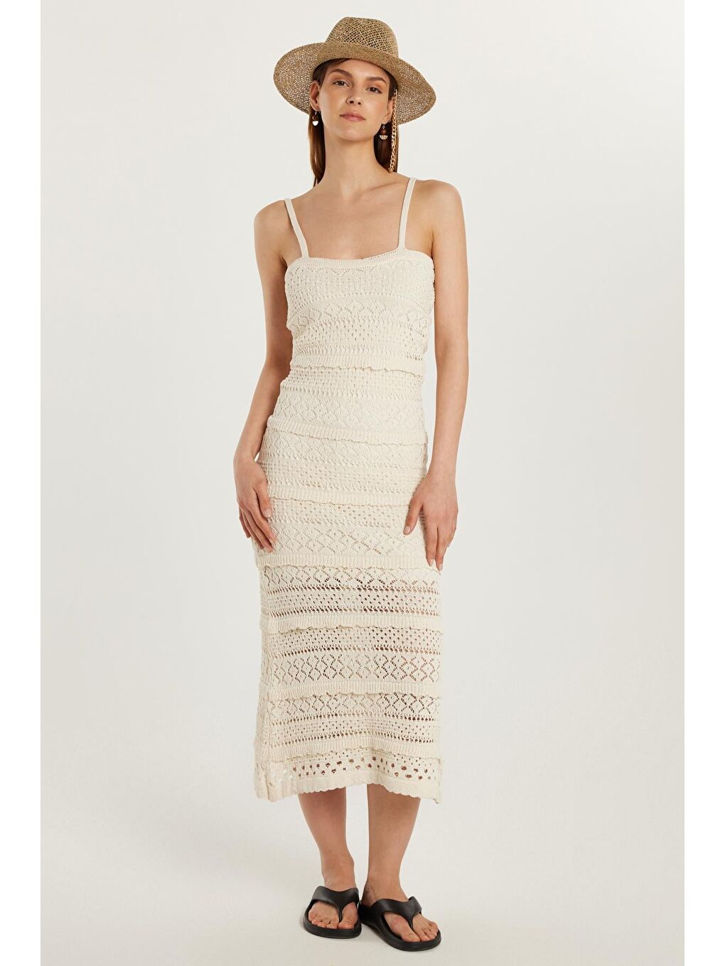 Ekru Kadın Standart Fit Fırfırlı Örme Desenli Askılı Yaka Bej Elbise-3