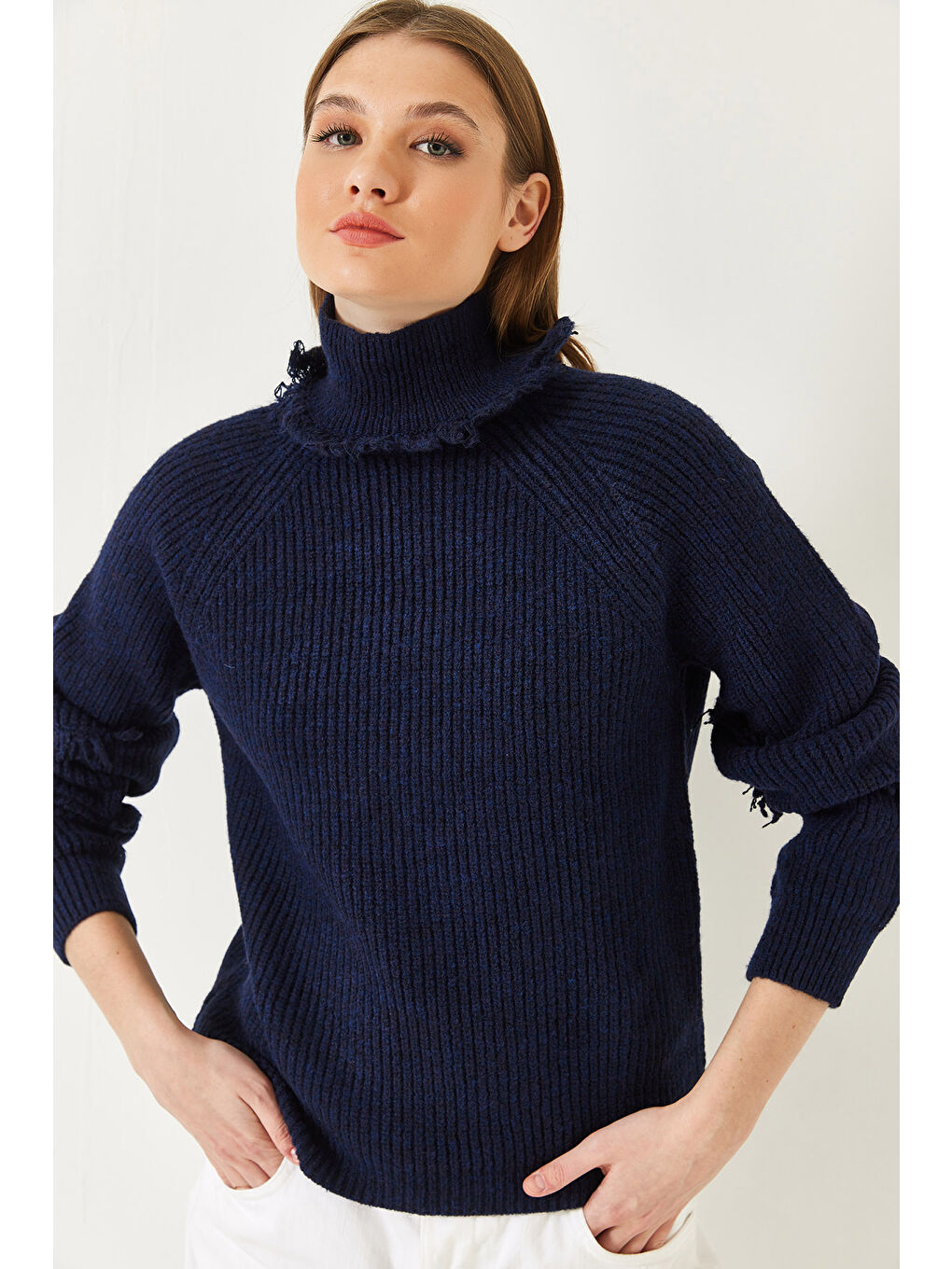 Lacivert Kadın Yaka ve Kol Saçaklı Triko Kazak-2