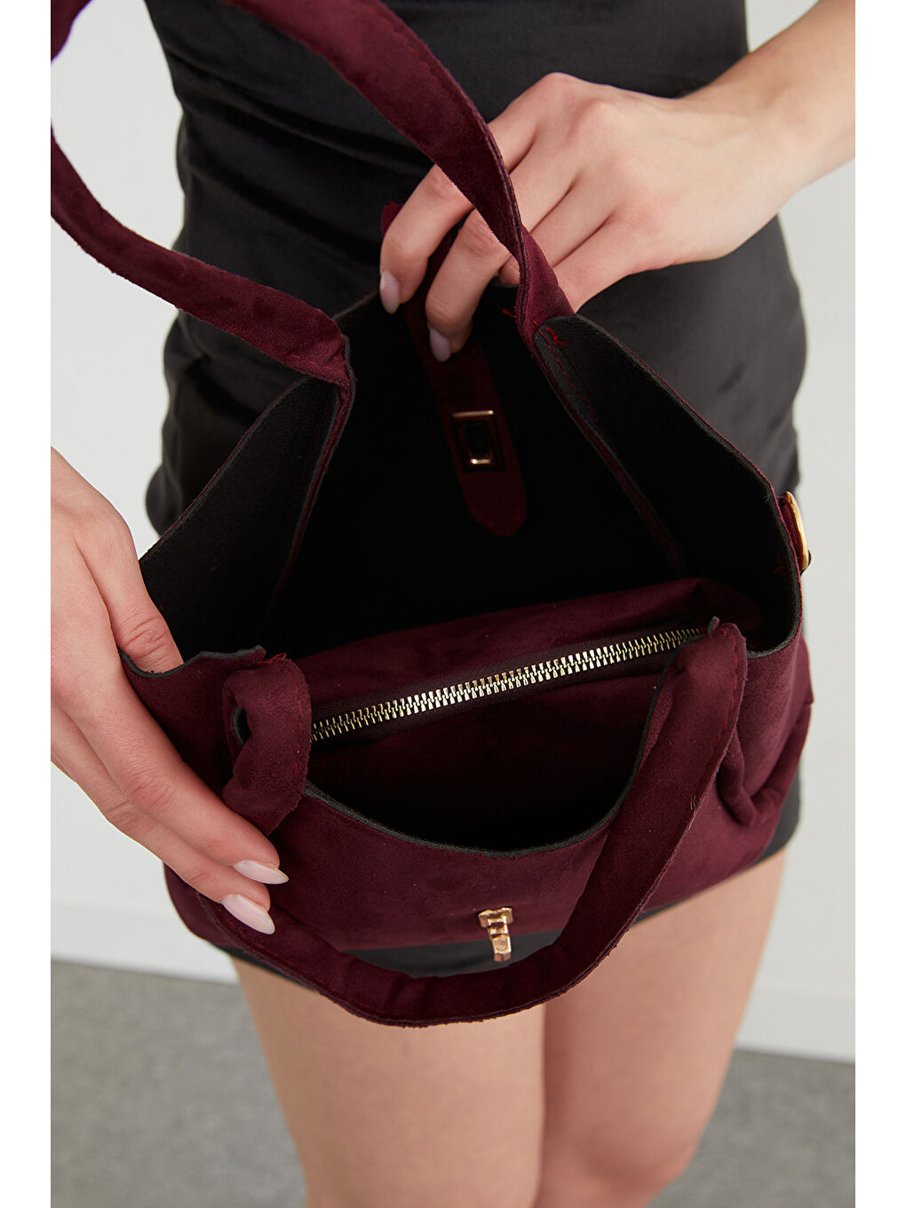 Mürdüm Suni Deri Fermuarlı Yavrulu Kol Çantası-4