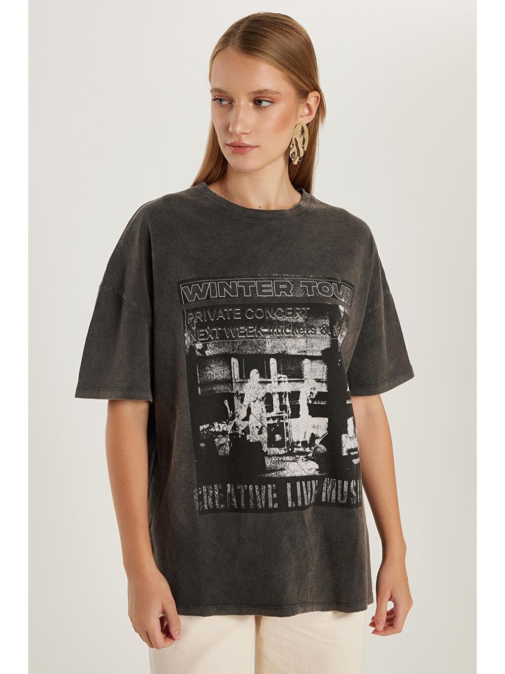 Kadın Relax Fit Rahat Kesim %100 Pamuk Kısa Kollu Bisiklet Yaka Baskılı Antrasit Tişört-3