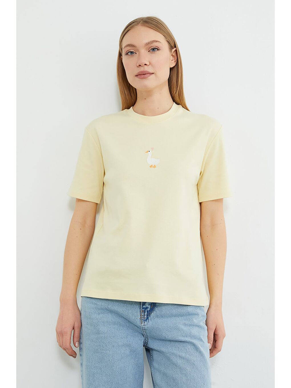 Sarı Ördek Nakışlı Bisiklet Yaka Salaş Tişört-2