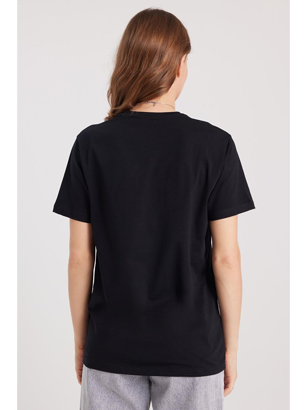 Kadın Slim Fit Dar Kesim Pamuklu Yumuşak Doku Elastanlı Esnek Kumaş Basic Siyah Bisiklet Yaka Tişört-6