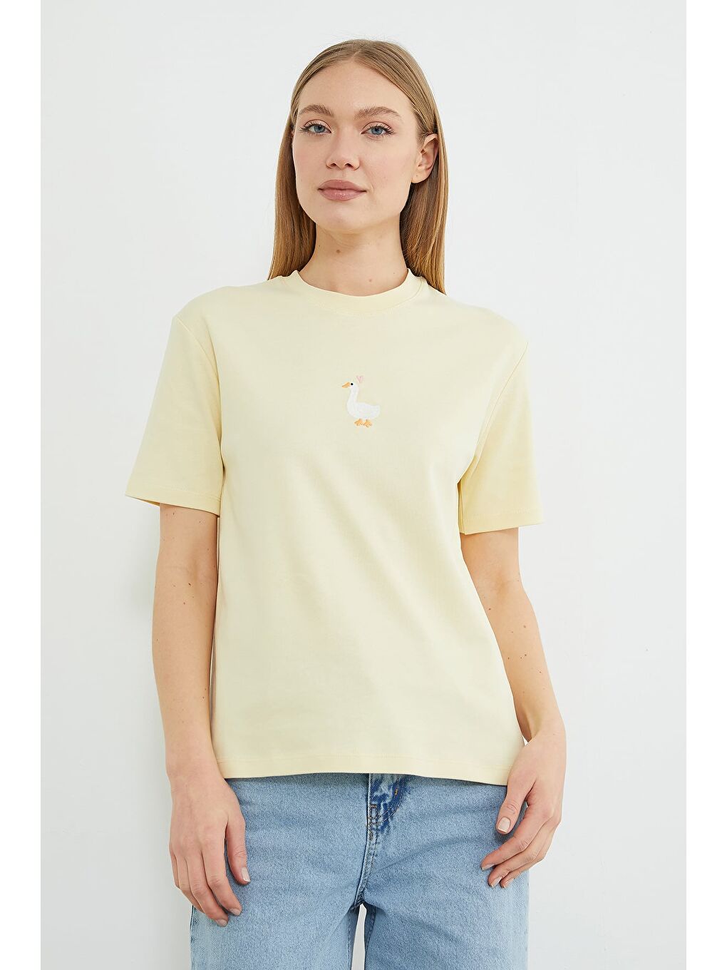 Sarı Ördek Nakışlı Bisiklet Yaka Salaş Tişört-4