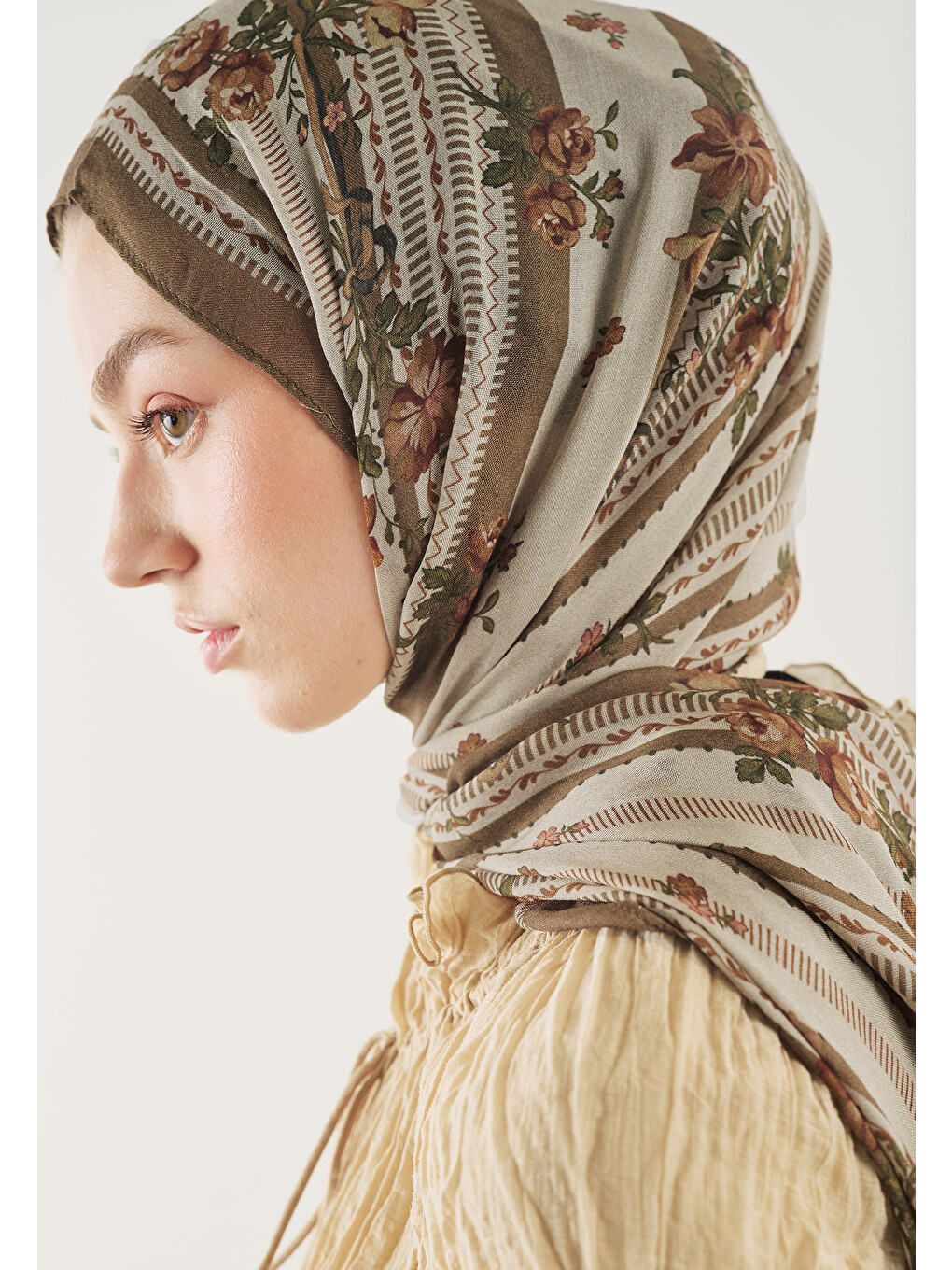 Kahverengi Floral Touch Desen Soft Viskon Şal Kahve-2