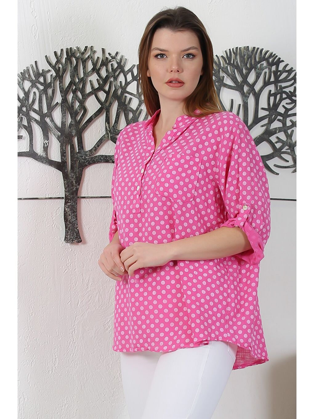 İtalyan Fuşya Hakim Yaka Düğmeli 3/4 Kol Puantiyeli Cepli Casual Arkası Uzun Dokuma Bluz 65 63-3