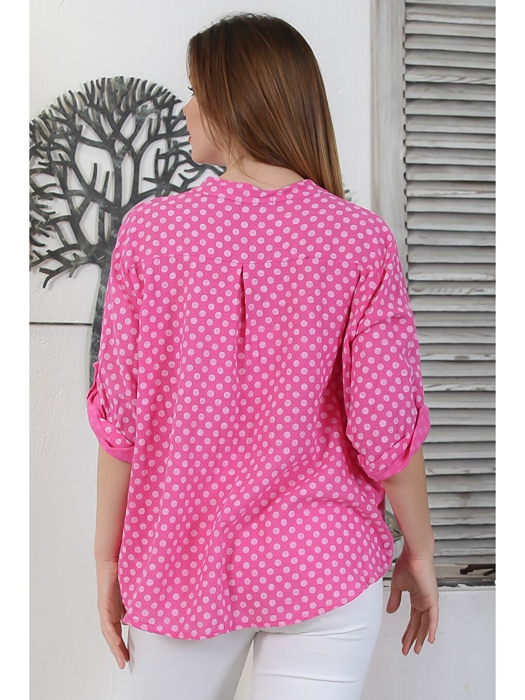 İtalyan Fuşya Hakim Yaka Düğmeli 3/4 Kol Puantiyeli Cepli Casual Arkası Uzun Dokuma Bluz 65 63-4