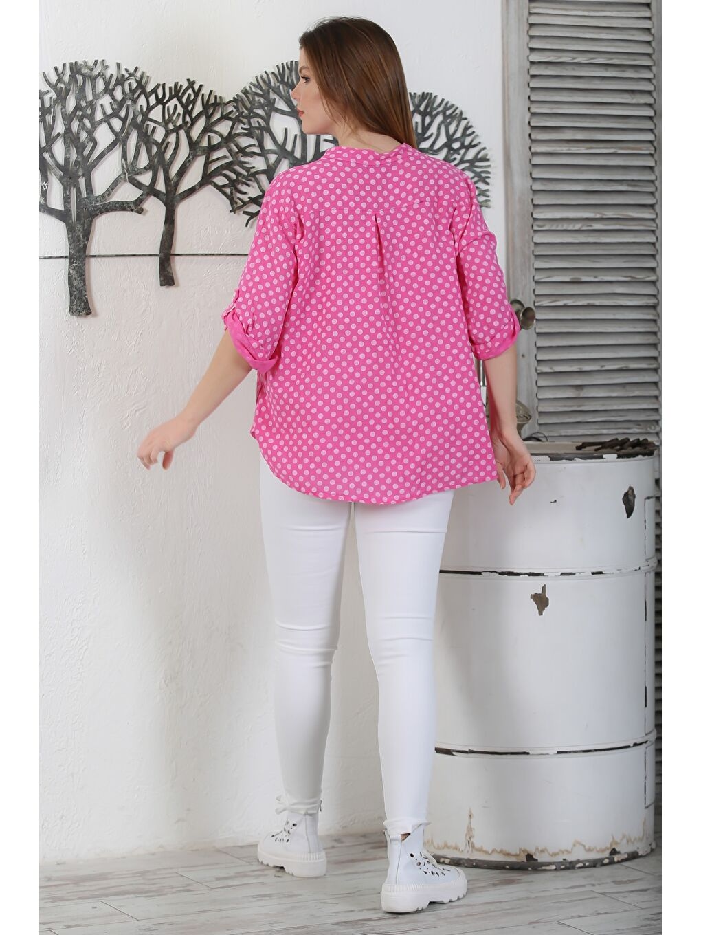 İtalyan Fuşya Hakim Yaka Düğmeli 3/4 Kol Puantiyeli Cepli Casual Arkası Uzun Dokuma Bluz 65 63-7