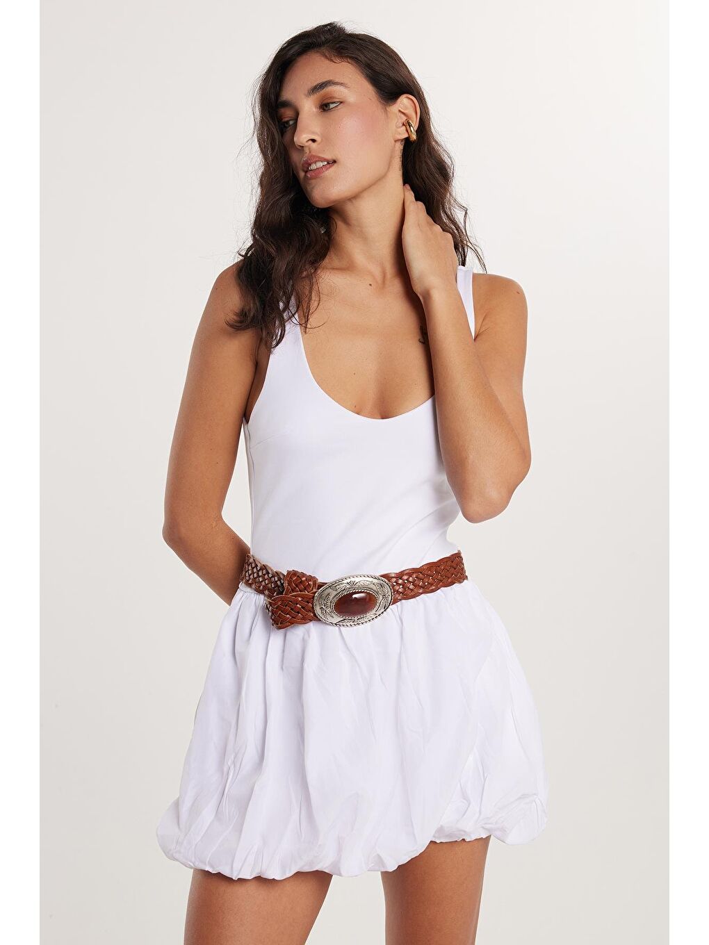 Kadın Slim Fit Dar Kesim İnce Askılı Balon Etek Beyaz Elbise