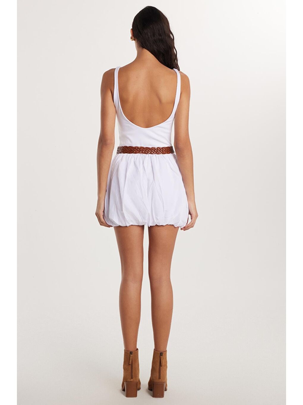 Kadın Slim Fit Dar Kesim İnce Askılı Balon Etek Beyaz Elbise-4