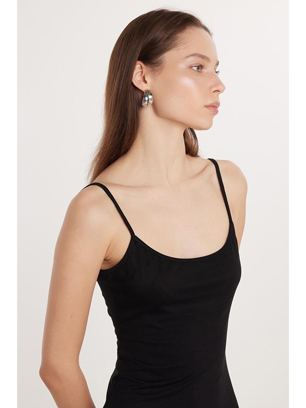 Kadın Slim Fit Dar Kesim İnce Askılı U Yaka Siyah Elbise-1