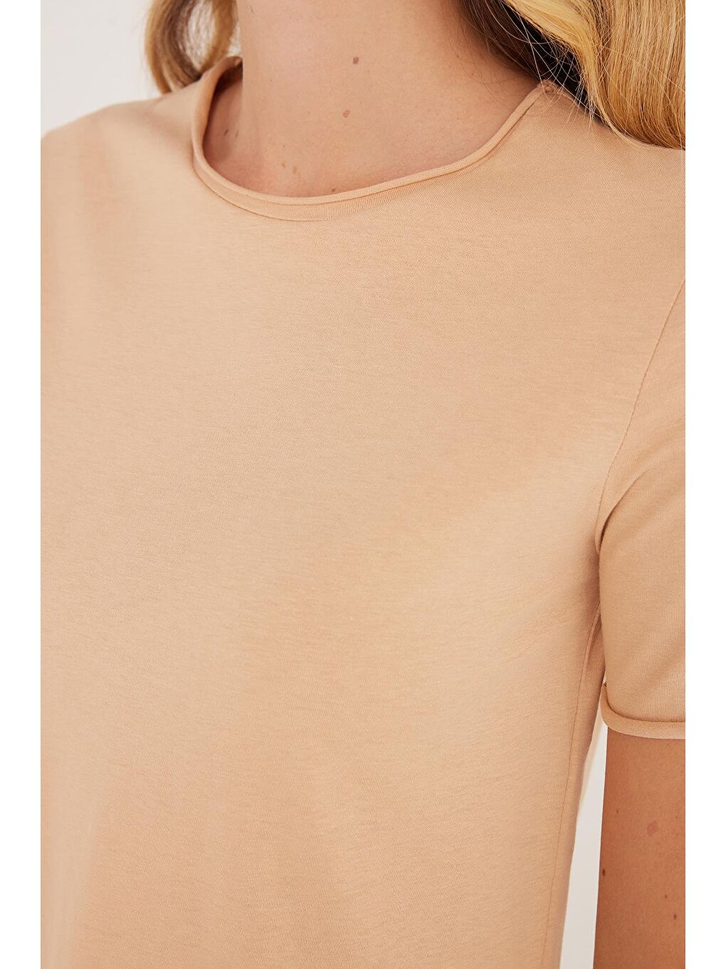 Kadın Slim Fit Dar Kesim %100 Pamuk Bisiklet Yaka Kahverengi Tişört-2