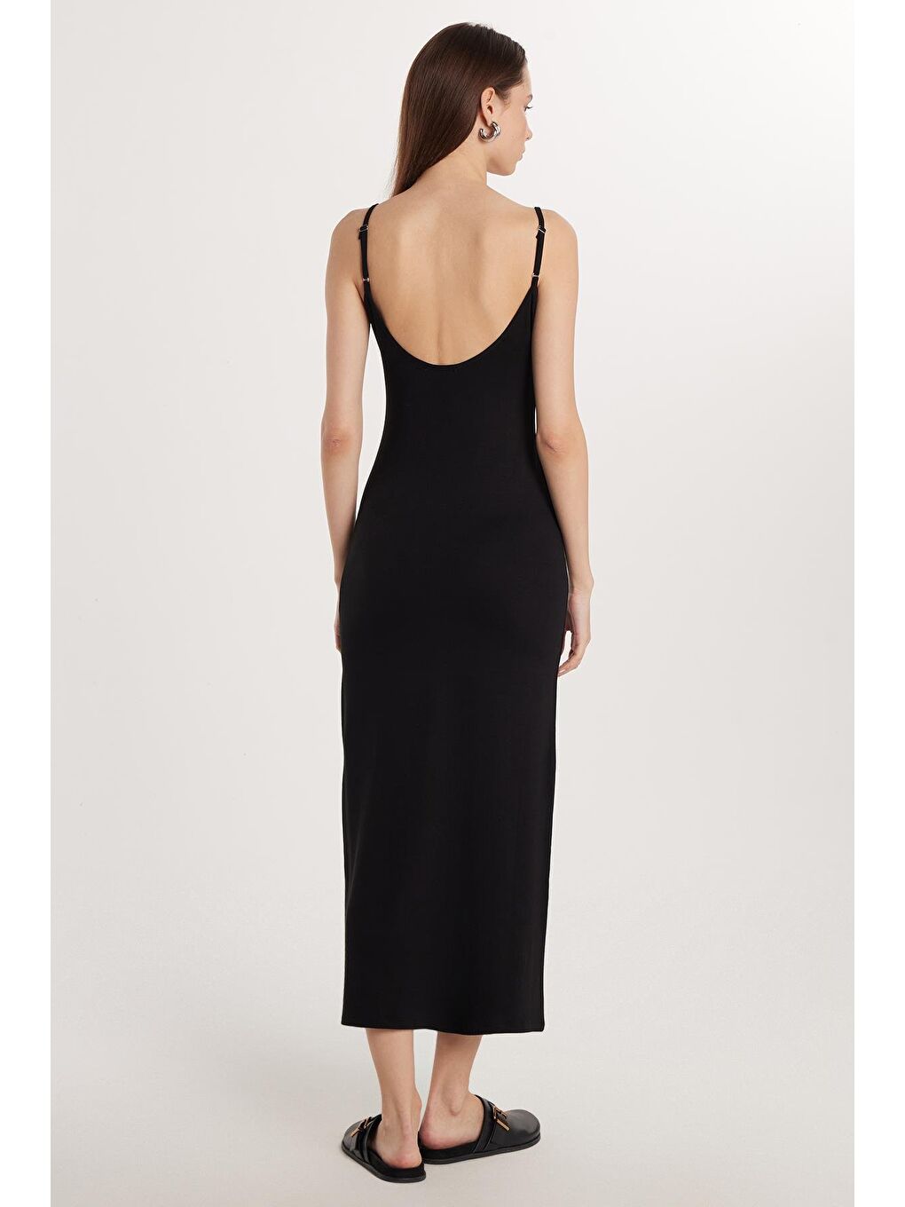 Kadın Slim Fit Dar Kesim İnce Askılı U Yaka Siyah Elbise-4