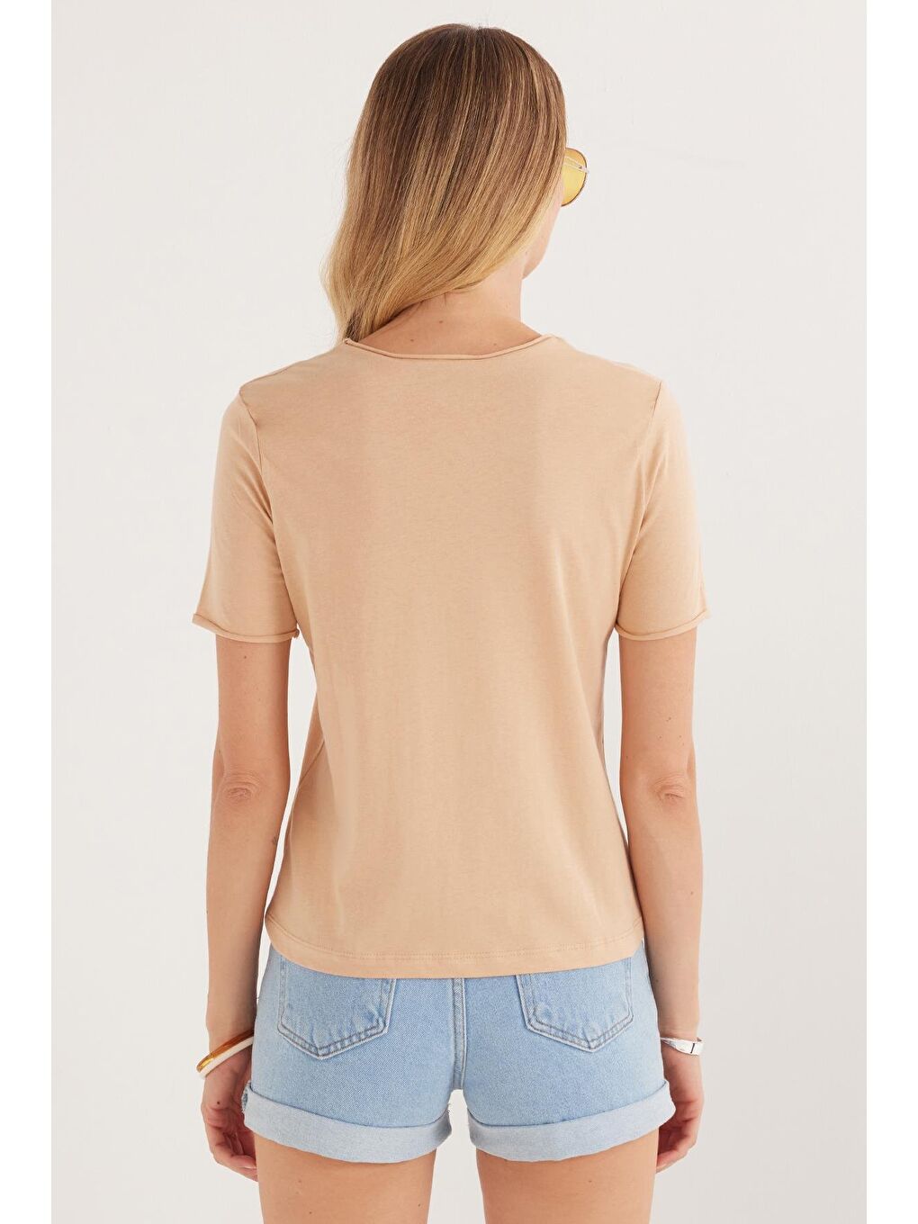 Kadın Slim Fit Dar Kesim %100 Pamuk Bisiklet Yaka Kahverengi Tişört-5