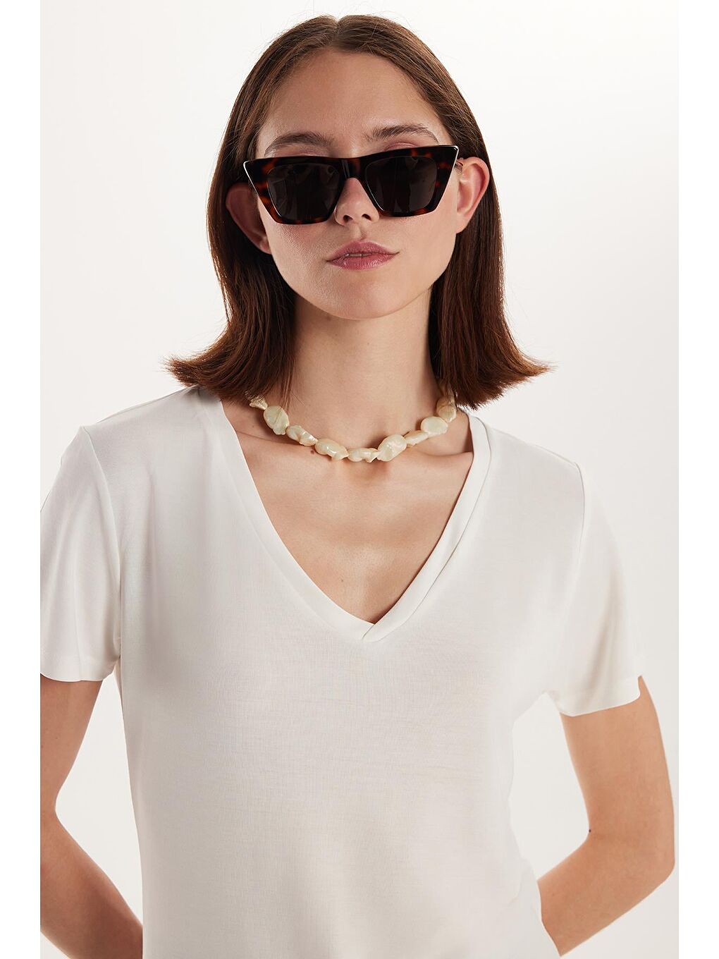 Kadın Relax Fit Rahat Kesim Modal V Yaka Ekru Tişört-1