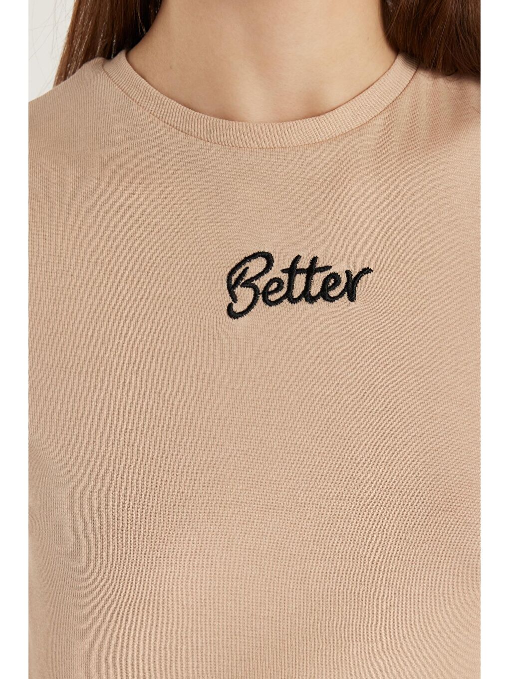 Kadın Slim Fit Dar Kesim %100 Pamuk Bisiklet Yaka Baskılı Bej Crop Tişört-1