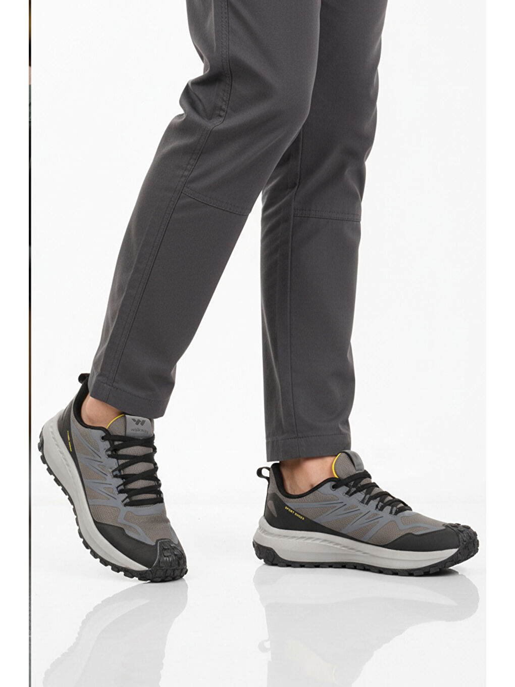 Gri Füme Kaymaz Bağcıklı Esnek Erkek Spor Ayakkabı Osiria 2035 M