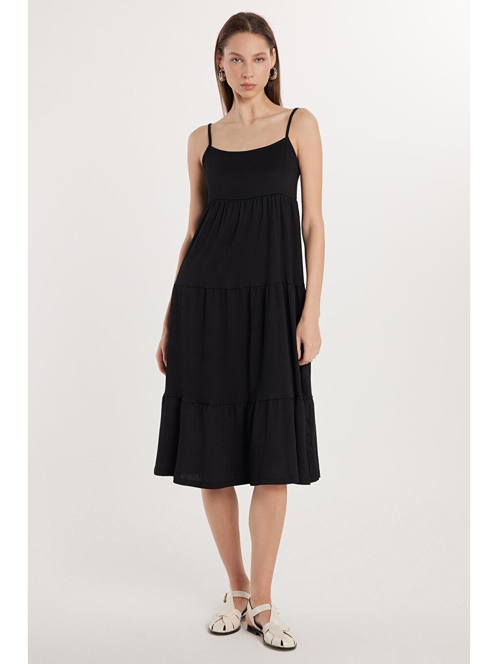 Kadın Slim Fit Dar Kesim İnce Askılı U Yaka Midi Siyah Elbise-3