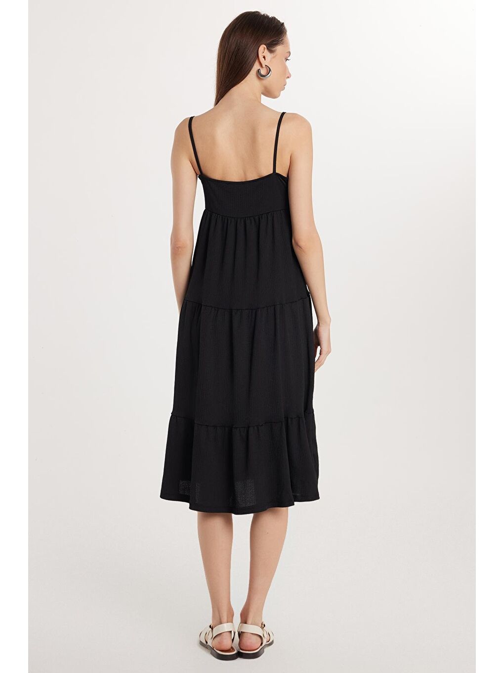 Kadın Slim Fit Dar Kesim İnce Askılı U Yaka Midi Siyah Elbise-4