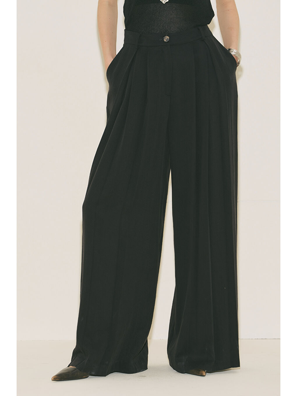 Tansy Pileli Pantolon Siyah-2