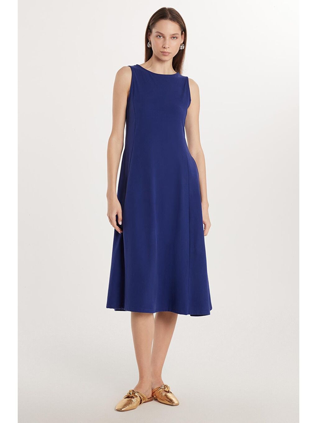 Kadın Slim Fit Dar Kesim Sıfır Kol Bisiklet Yaka Lacivert Elbise