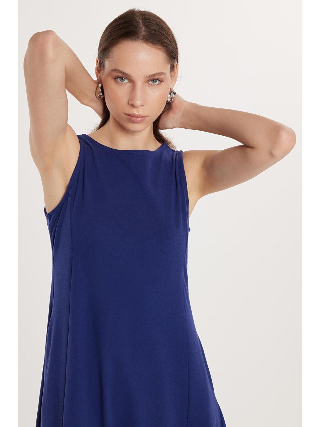 Kadın Slim Fit Dar Kesim Sıfır Kol Bisiklet Yaka Lacivert Elbise-1