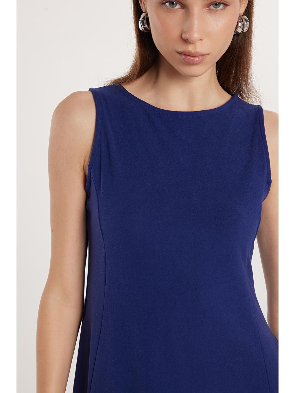 Kadın Slim Fit Dar Kesim Sıfır Kol Bisiklet Yaka Lacivert Elbise-2