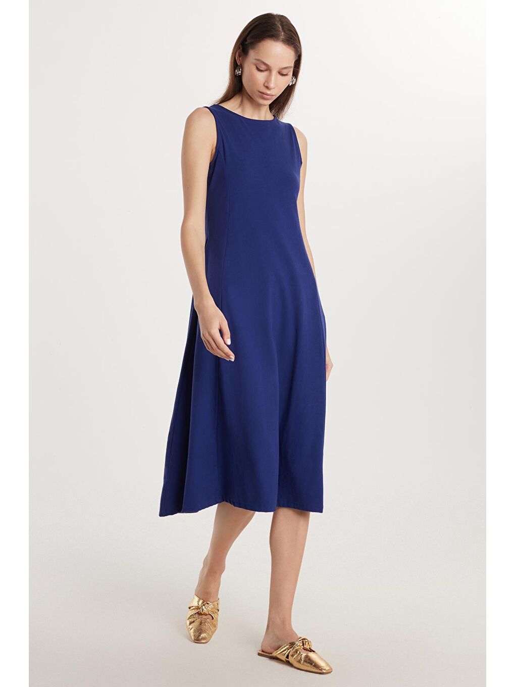 Kadın Slim Fit Dar Kesim Sıfır Kol Bisiklet Yaka Lacivert Elbise-3