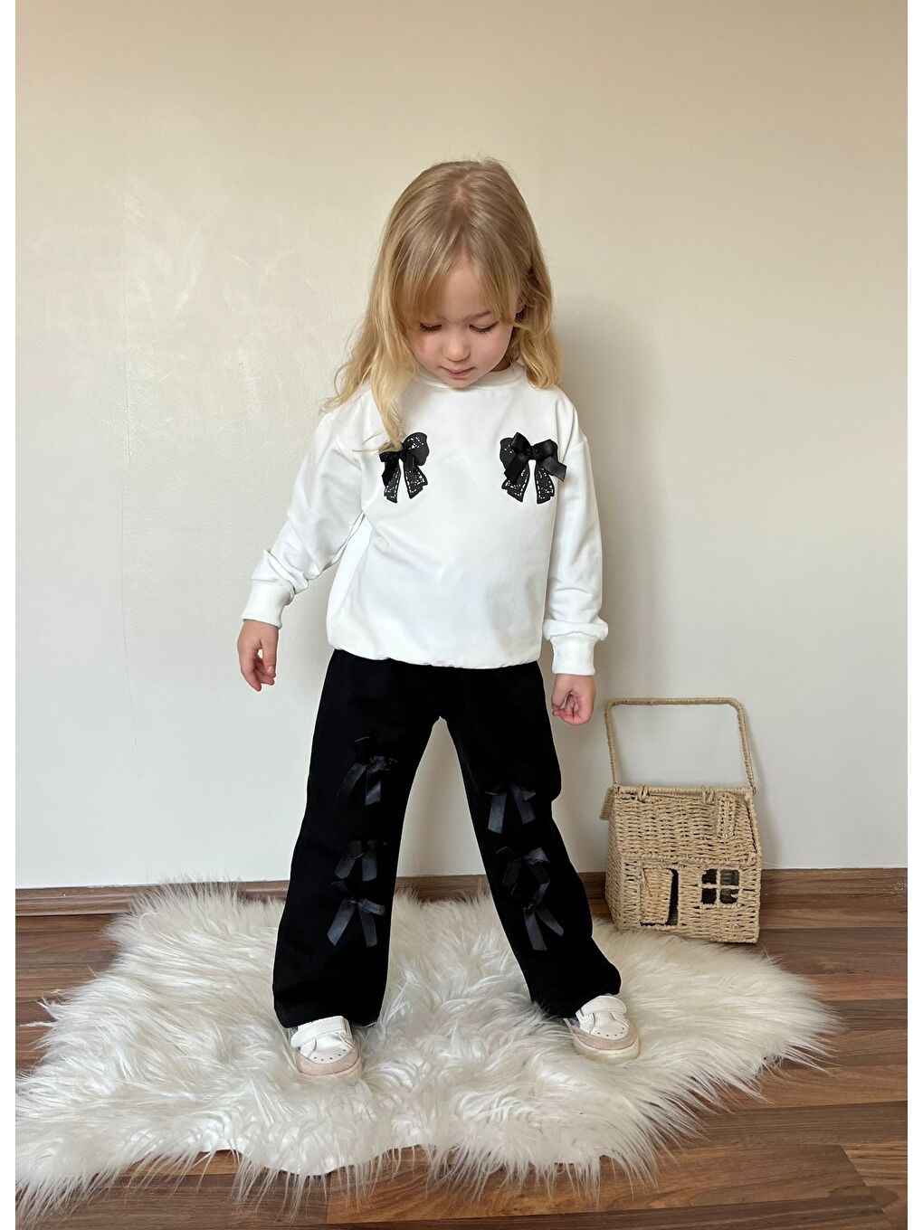 Siyah Kız Çocuk Kurdela Detay Eşofman Alt Üst Takım-1