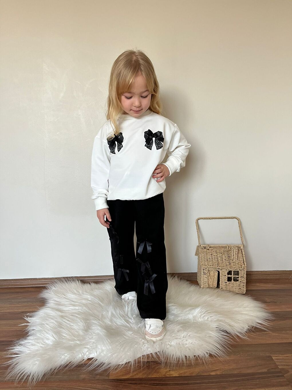 Siyah Kız Çocuk Kurdela Detay Eşofman Alt Üst Takım-2