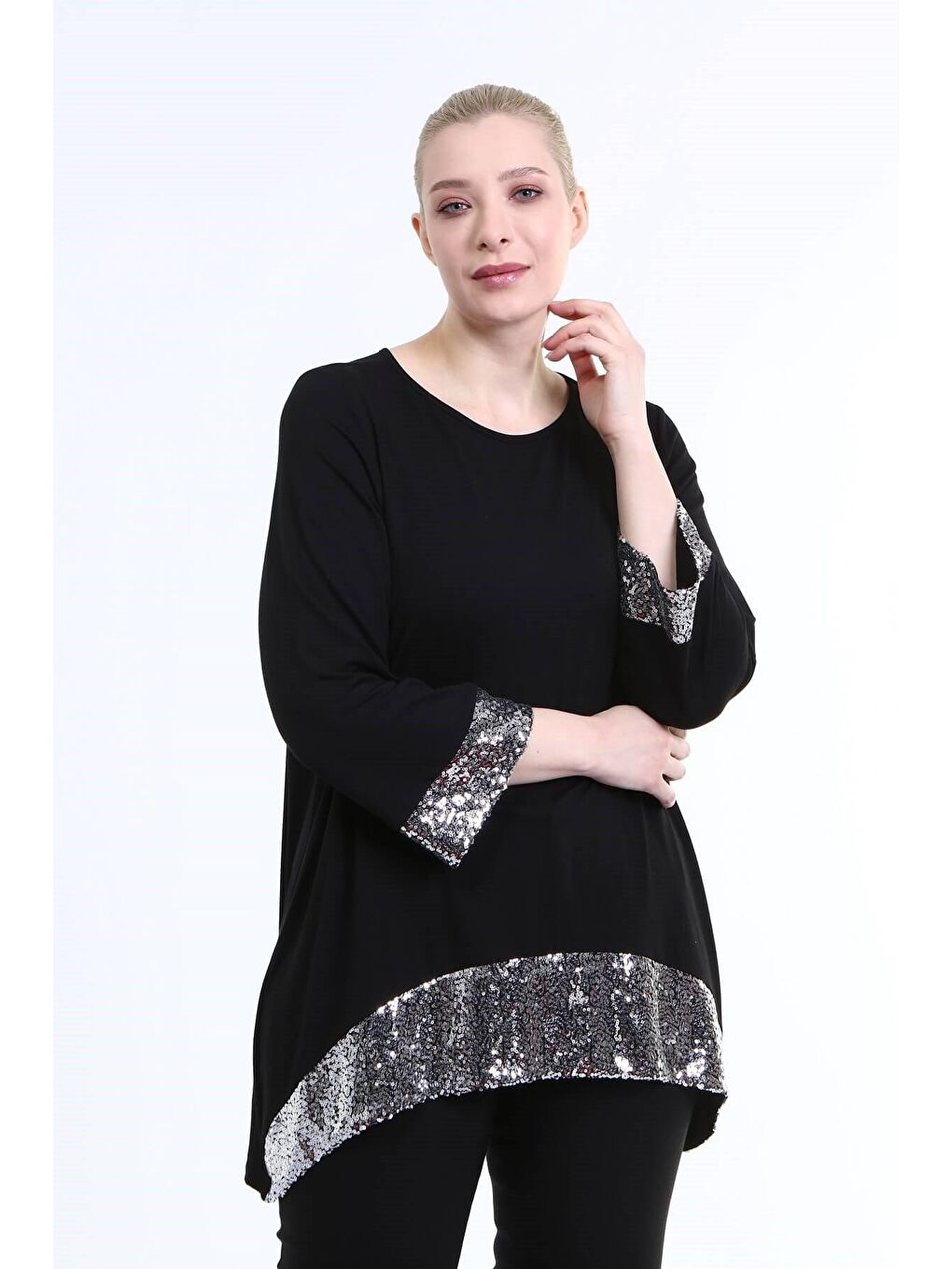 Mylinemoda Siyah Kolları Ve Etek Ucu Payetli Tunik