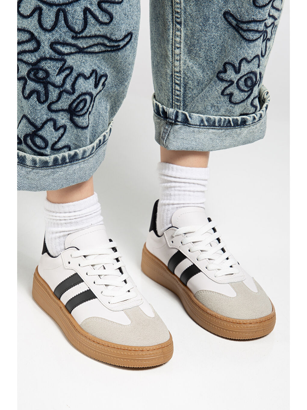 Kadın Beyaz Siyah Kadın Rahat Kalıp Yumuşak Deri Sneaker-2