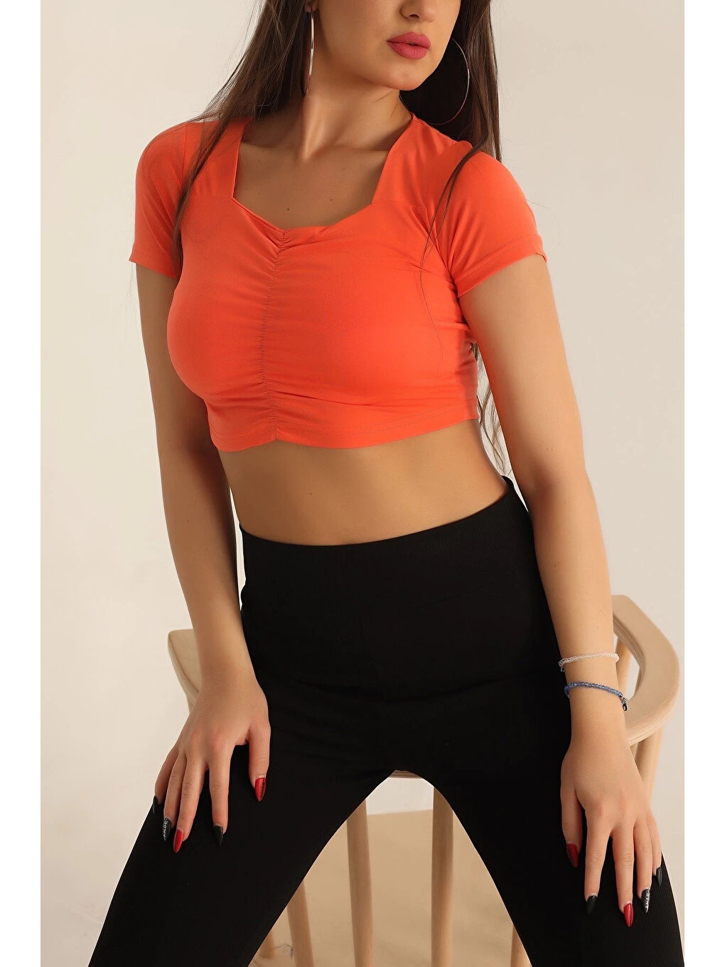 Turuncu Kadın Oranj Kare Yaka Ön Büzgülü Crop Bluz HZL23S-SND120151