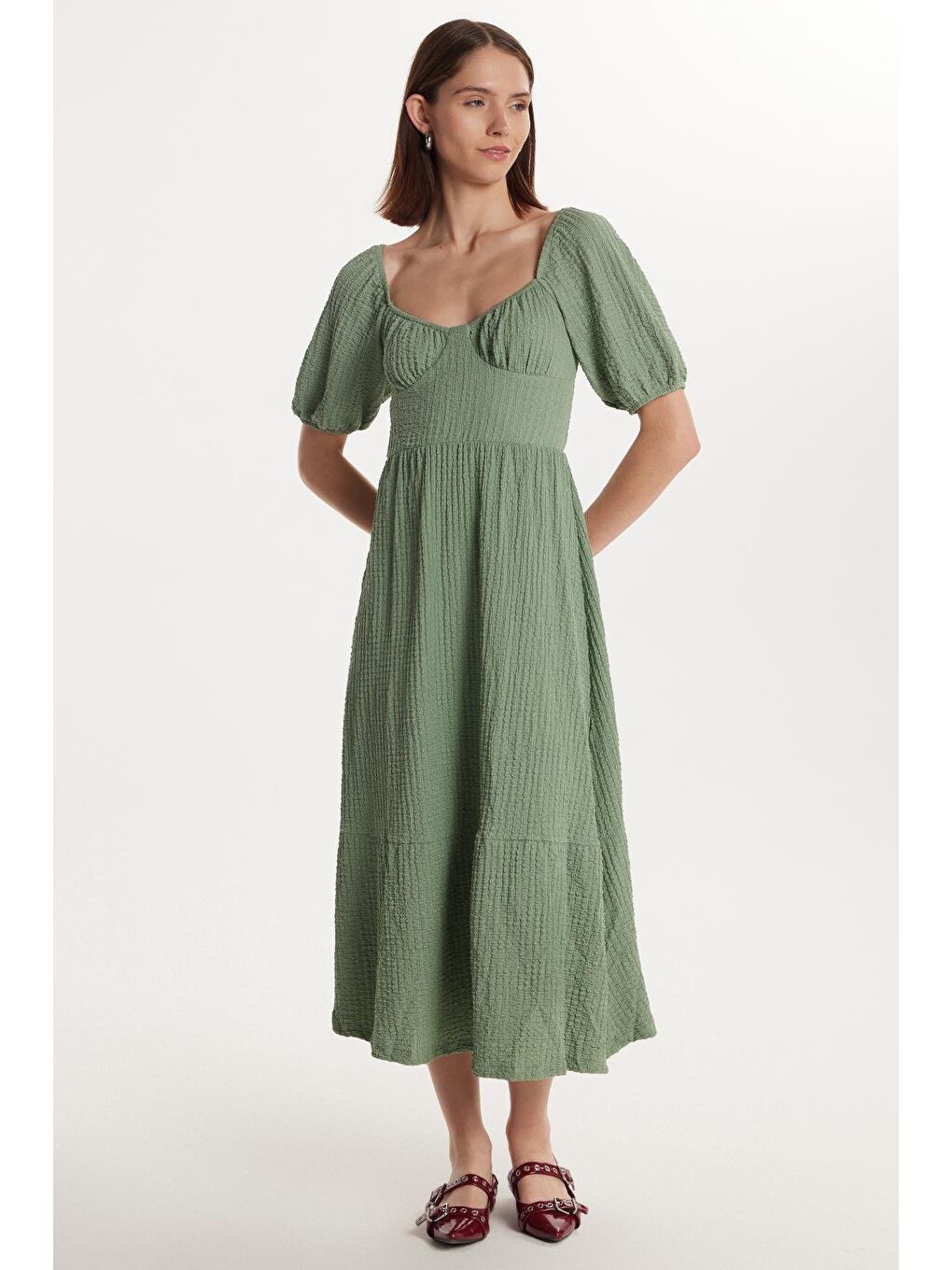 Yeşil Kadın Standart Fit Normal Kesim Sırt Bağlama Detaylı U Yaka Midi Mint Elbise-3