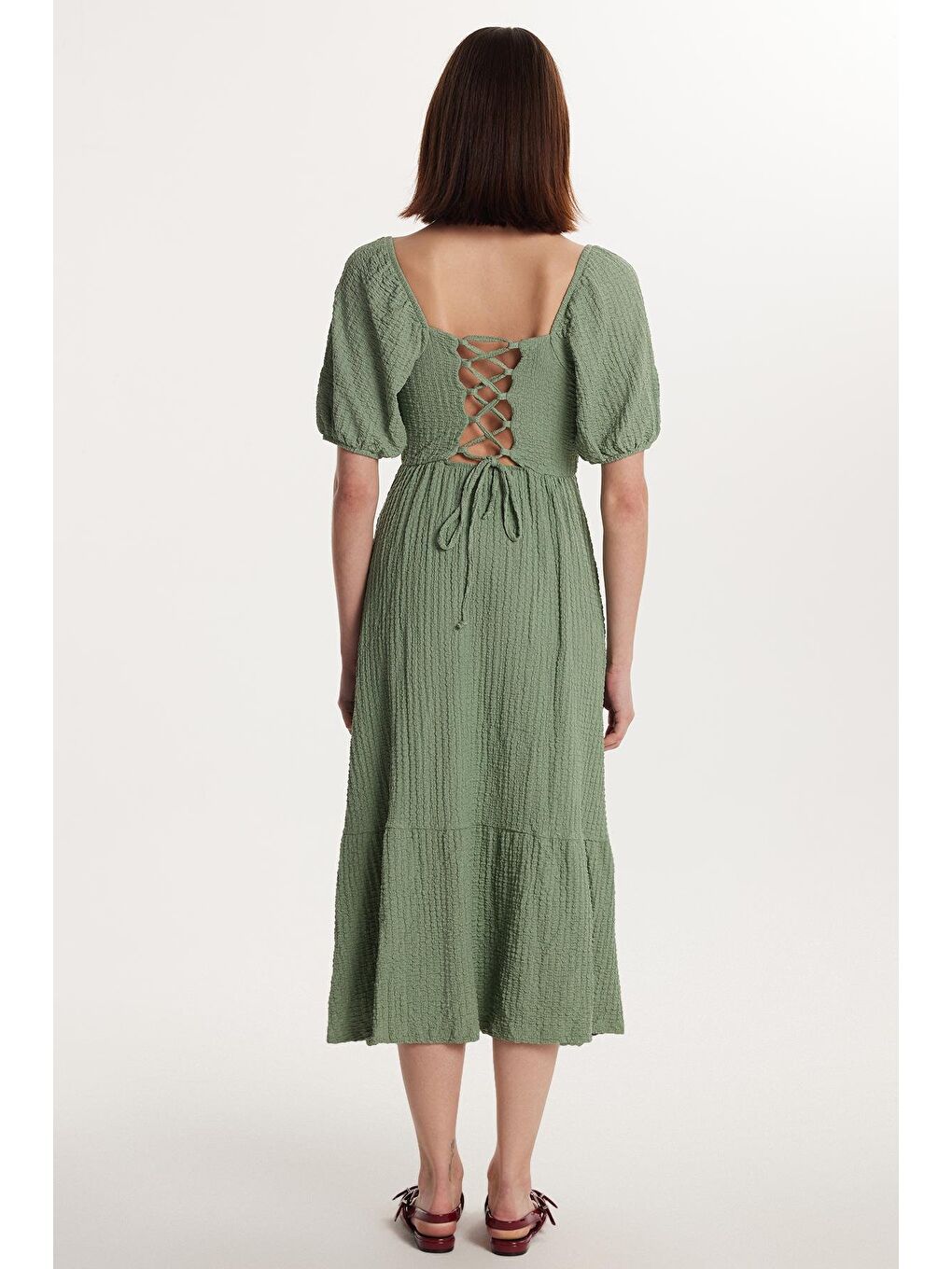 Yeşil Kadın Standart Fit Normal Kesim Sırt Bağlama Detaylı U Yaka Midi Mint Elbise-4